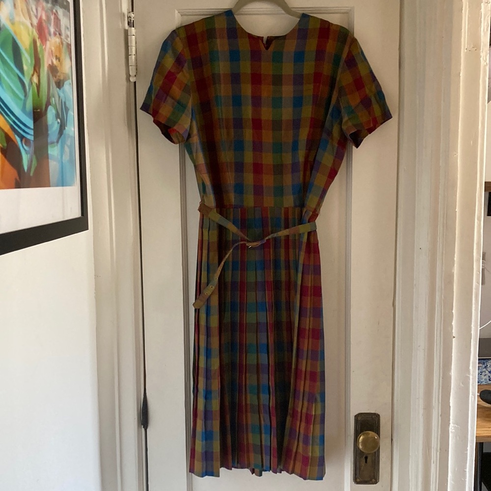 Vintage checkered patterned pleated dress with belt